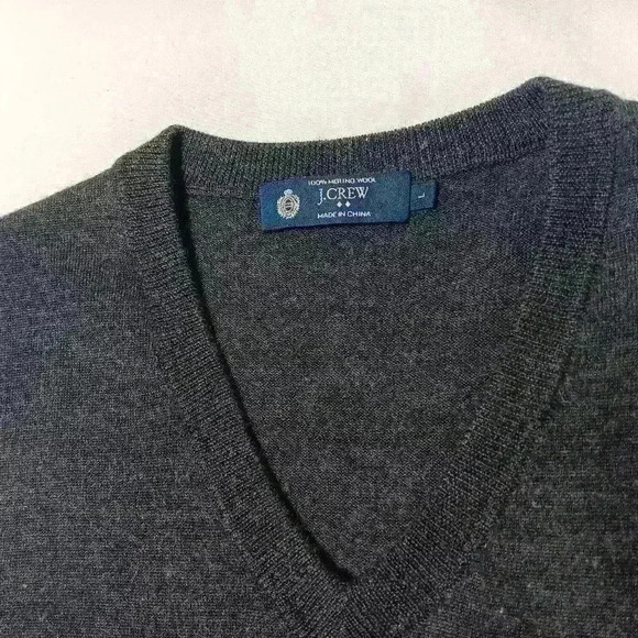 J.Crew V neck 💯 Merino Wool Sweater Vest.  Men's size L - Picture 6 of 7